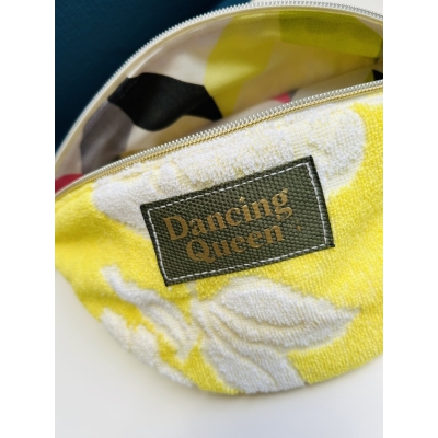 Sac banane en tissu éponge sixties upcyclé " Dancing Queen"