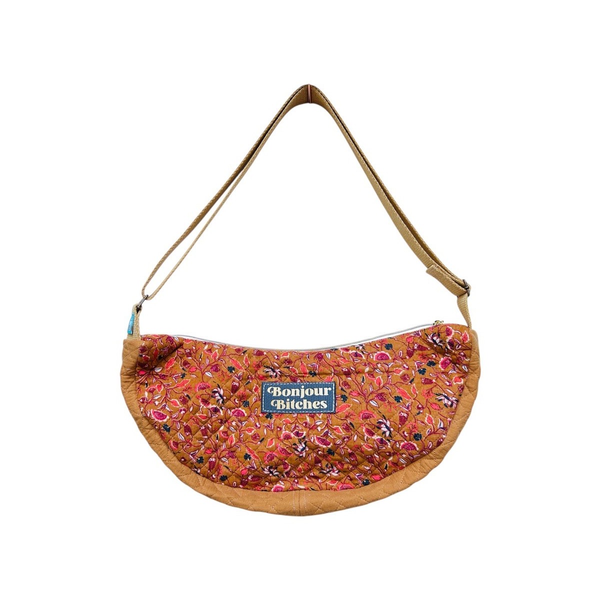 Sac demi-lune en coton matelassé indien moutarde "Bonjour Bitches"