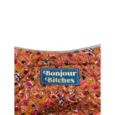 Sac demi-lune en coton matelassé indien moutarde "Bonjour Bitches"