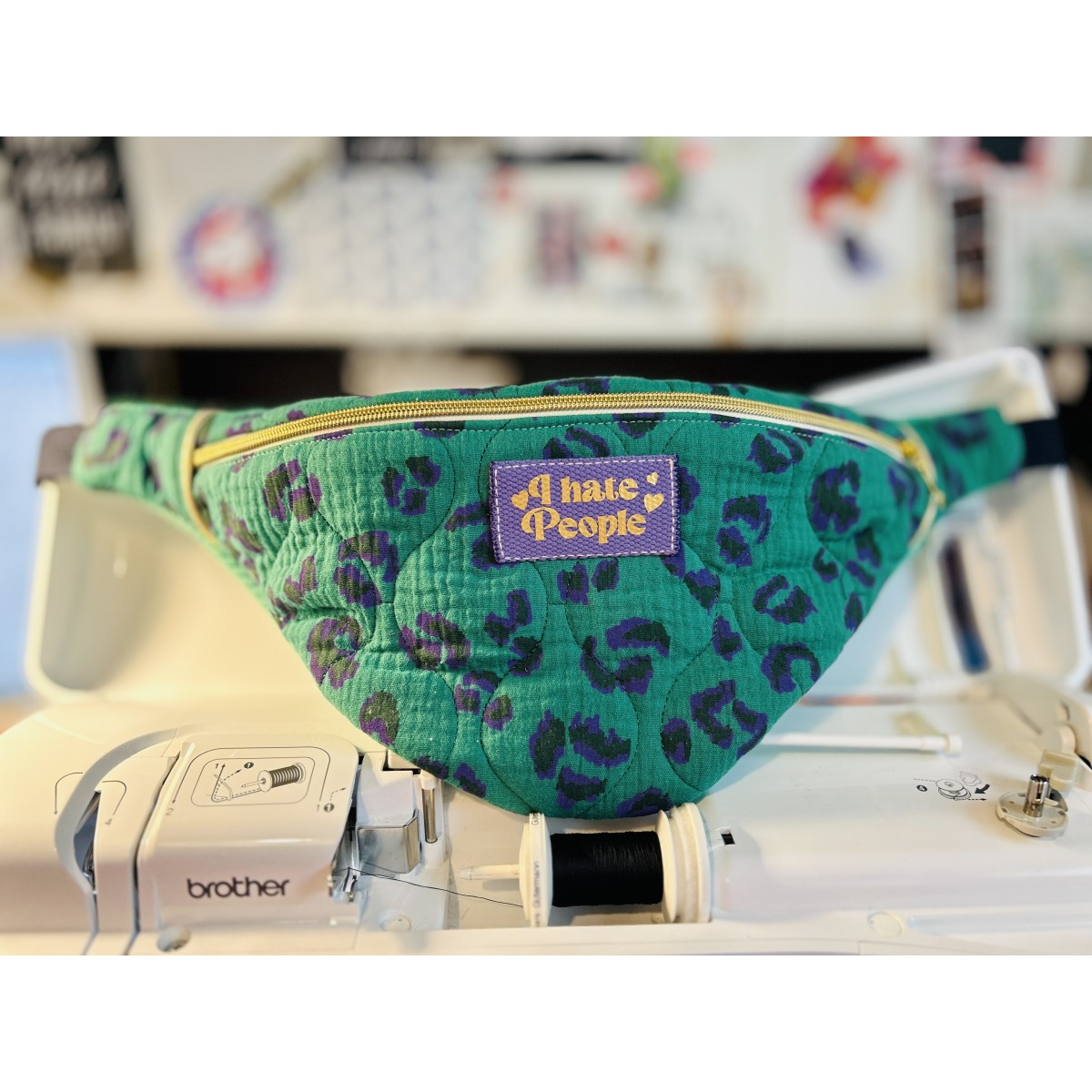 Sac banane XL en coton matelassé vert  Make It Funky"
