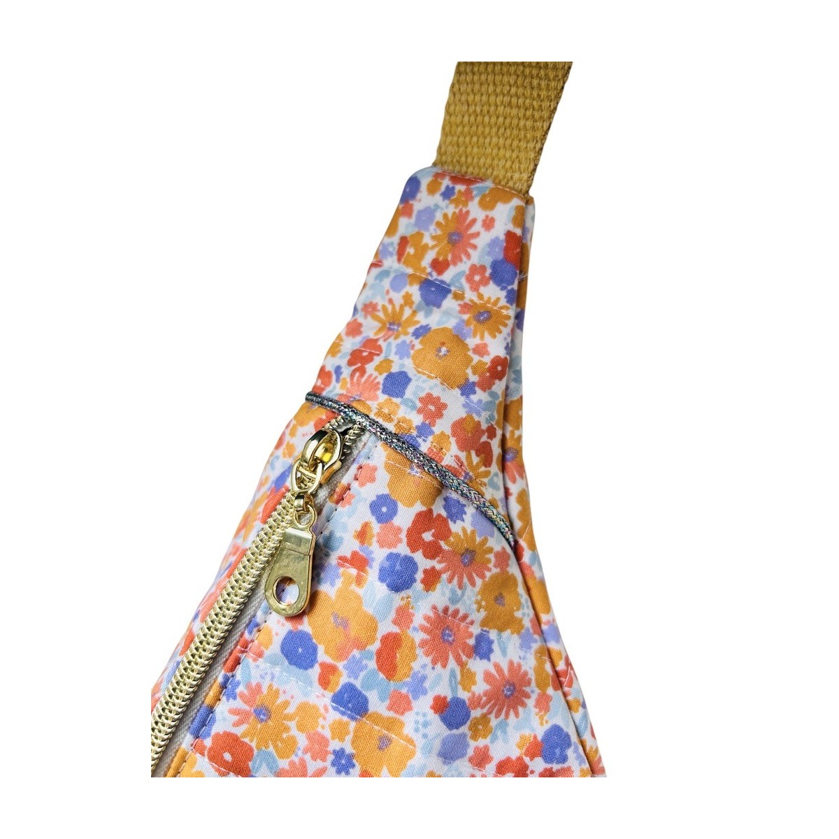 Sac banane XL en coton matelassé fleuri  "Bonjour Bitches"