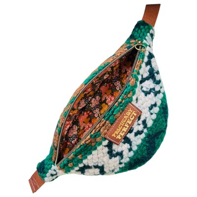 Sac banane en lainage polyester recyclé façon crochet "Pratically Perfect"