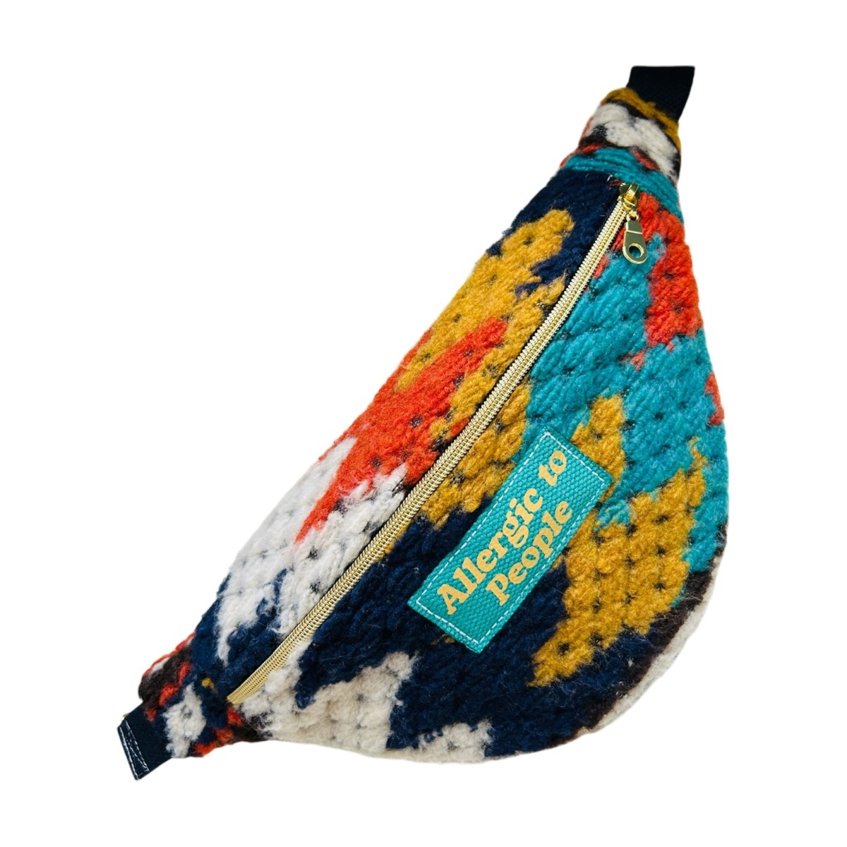 Sac banane en lainage polyester recyclé façon crochet "Allergic To People"
