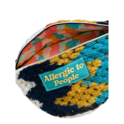 Sac banane en lainage polyester recyclé façon crochet "Allergic To People"