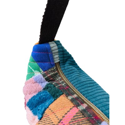 Sac demi-lune en patchwork matelassé "More Amor Por Favor"