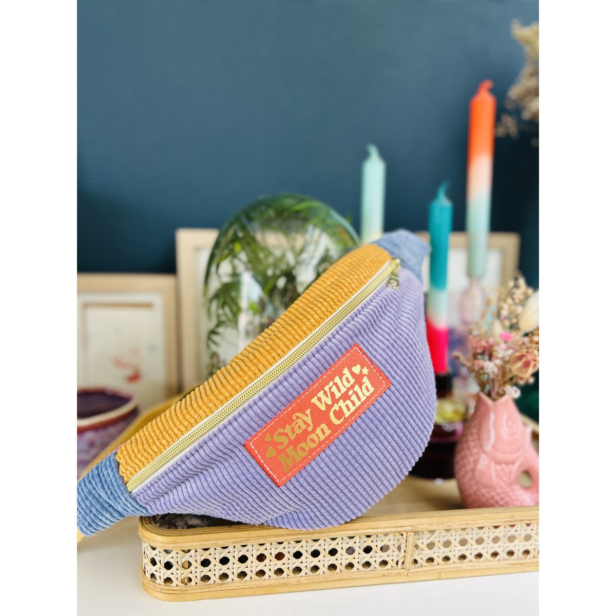 Sac banane en velours côtelé sorbet "Stay Wild Moon Child"