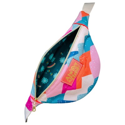Sac banane en coton canevas graphique mountains  "Allways Tired"