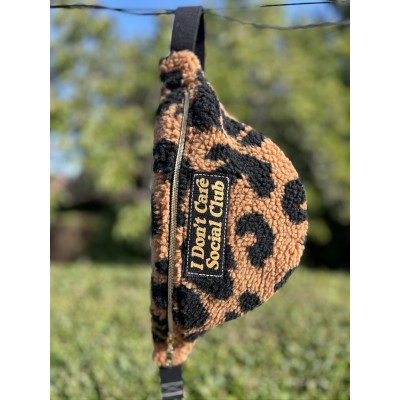 Sac banane en tissu teddy  "I Don't Care Social Club"