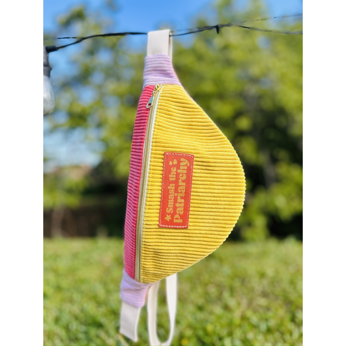 Sac banane en velours côtelé sorbet "Smash The Patriarchy"