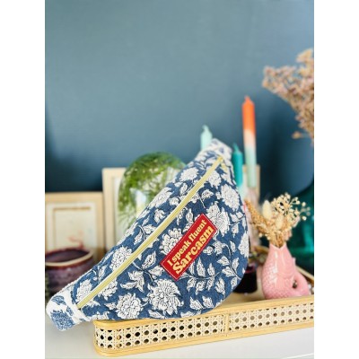 Sac banane XL en canevas bleu jeans et blanc  "I Speak Fluent Sarcasm"