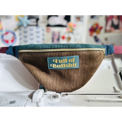 Sac banane en velours côtelé "Full Of Bullshit"
