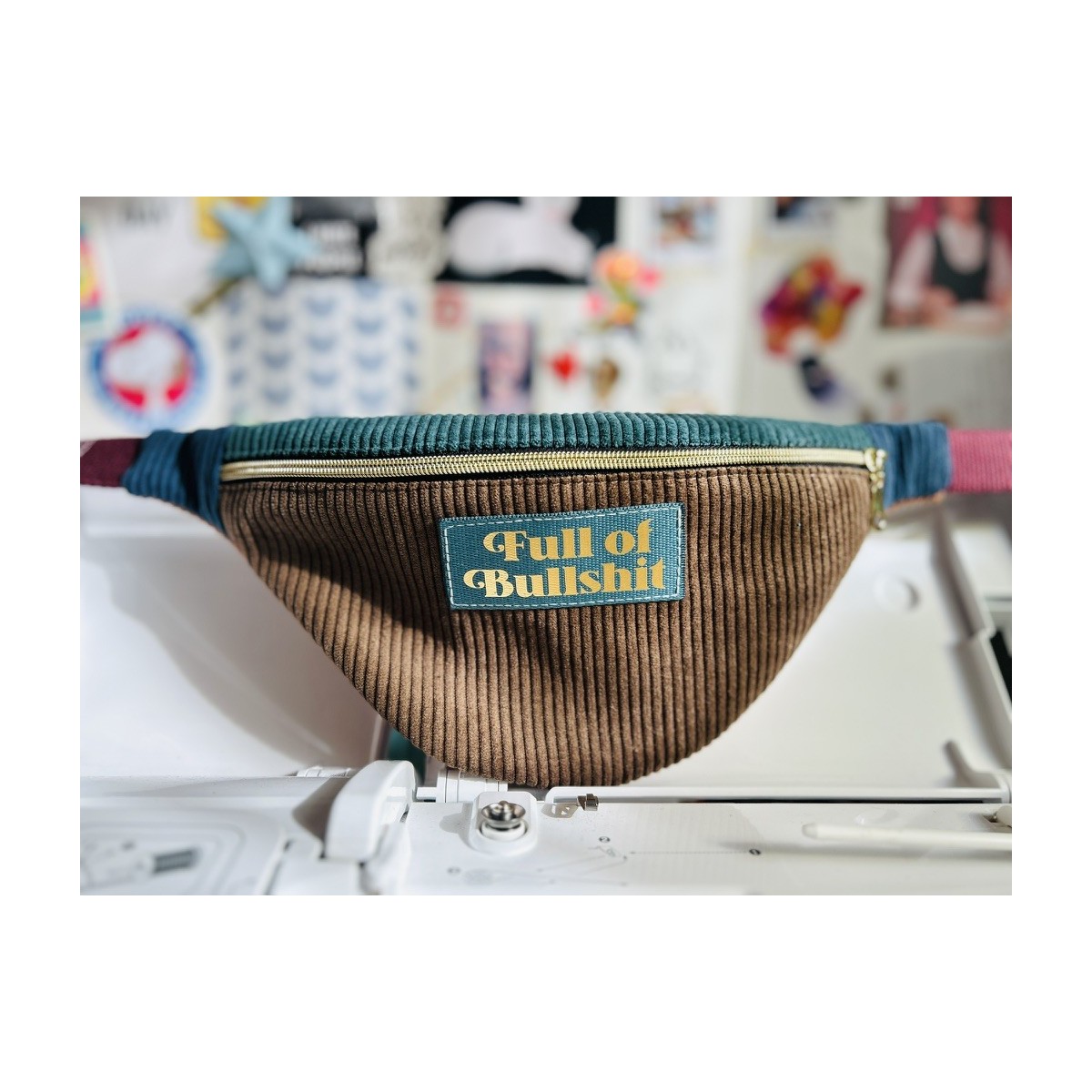 Sac banane en velours côtelé "Full Of Bullshit"