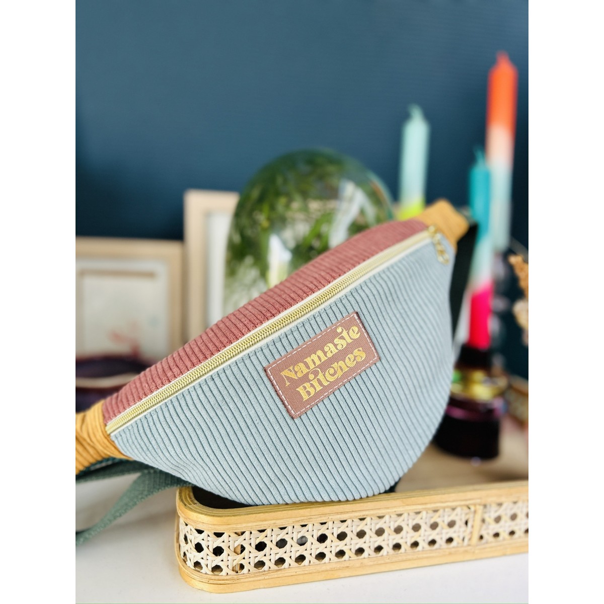 Sac banane en velours côtelé "Namaste Bitches"