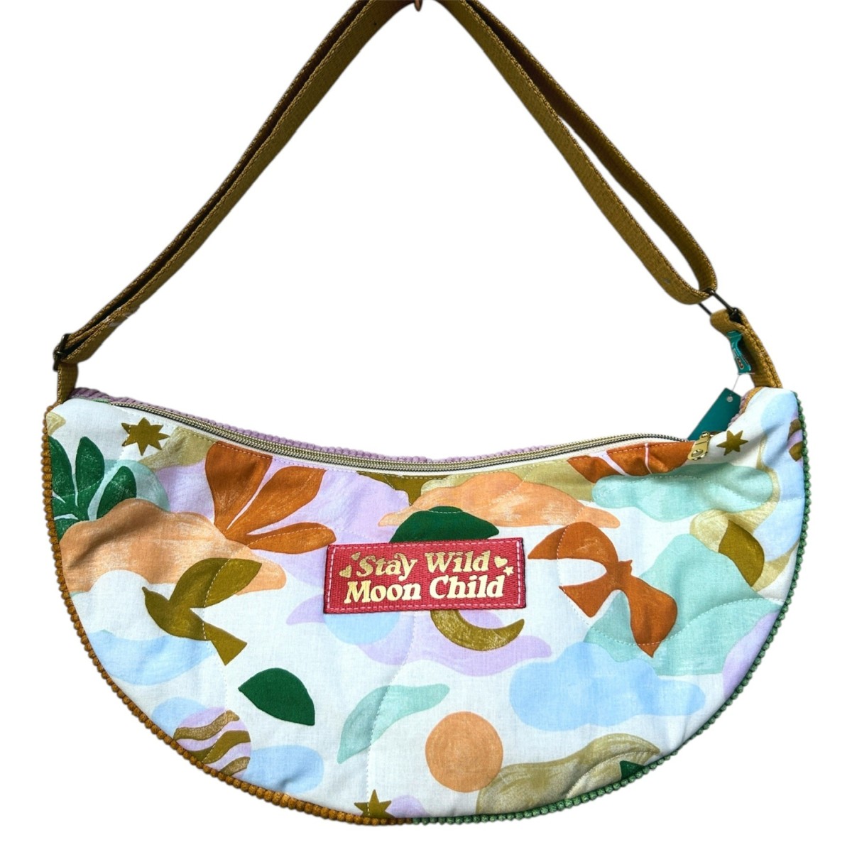 Sac demi-lune matelassé "Stay Wild Moon Child"