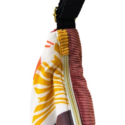 Sac demi-lune en velours et tissu vintage seventies "Weird Girls Club"