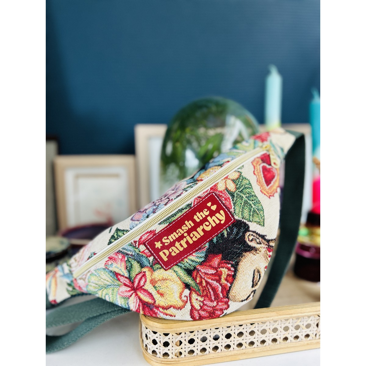 Sac banane tissu canevas Frida Kahlo "Smash The Patriarchy"